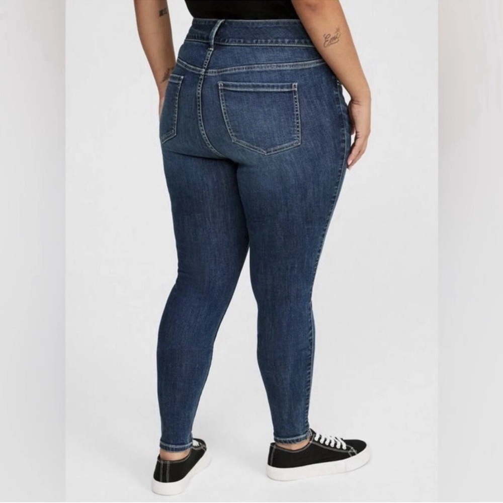 torrid Dark Blue High-Rise Feel The Fit Super Soft Casual 5 Pocket Jeggings - Picture 2 of 12